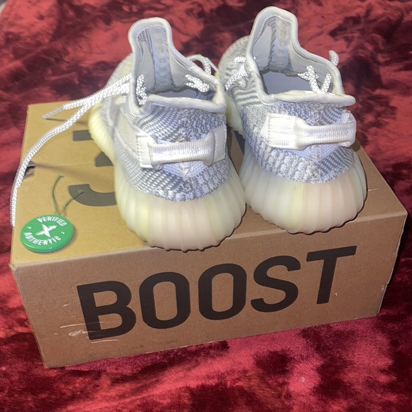 Yeezy boost 350 V2 - Picture 3 of 7